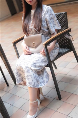 （ ）のフードル嬢 由衣