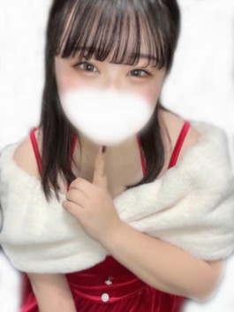 club さくら（日本橋 ホテヘル）のフードル嬢 すずか