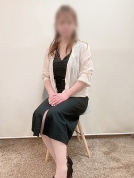 （ ）のフードル嬢 ふゆみ