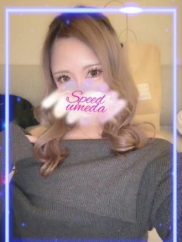 スピード梅田店（梅田 ホテヘル）のフードル嬢 しずく