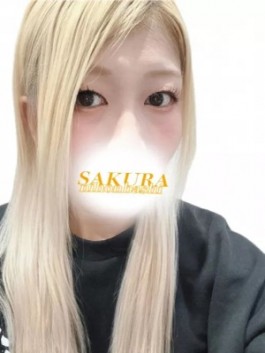 club さくら（日本橋 ホテヘル）のフードル嬢 かおり