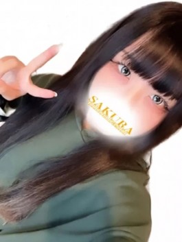 club さくら（日本橋 ホテヘル）のフードル嬢 はな
