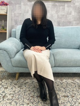 奥様の実話なんば店（難波（ミナミ） 人妻ホテヘル）のフードル嬢 ちはる