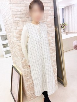 梅田アバンチュール（梅田 人妻ホテヘル）のフードル嬢 しのぶ