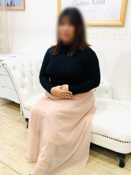 奥様の実話谷九店（谷九（谷町九丁目） 人妻ホテヘル）のフードル嬢 つむぎ