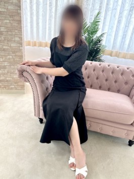 奥様の実話梅田店（梅田 人妻ホテヘル）のフードル嬢 ゆいな