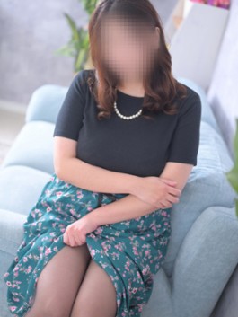 奥様の実話なんば店（難波（ミナミ） 人妻ホテヘル）のフードル嬢 かぐや