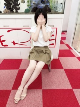 （ ）のフードル嬢 ななほ