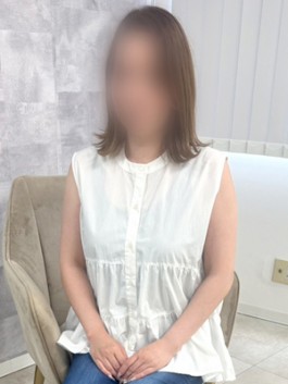 奥様の実話なんば店(難波(ミナミ) 人妻ホテヘル)のフードル嬢 しいな